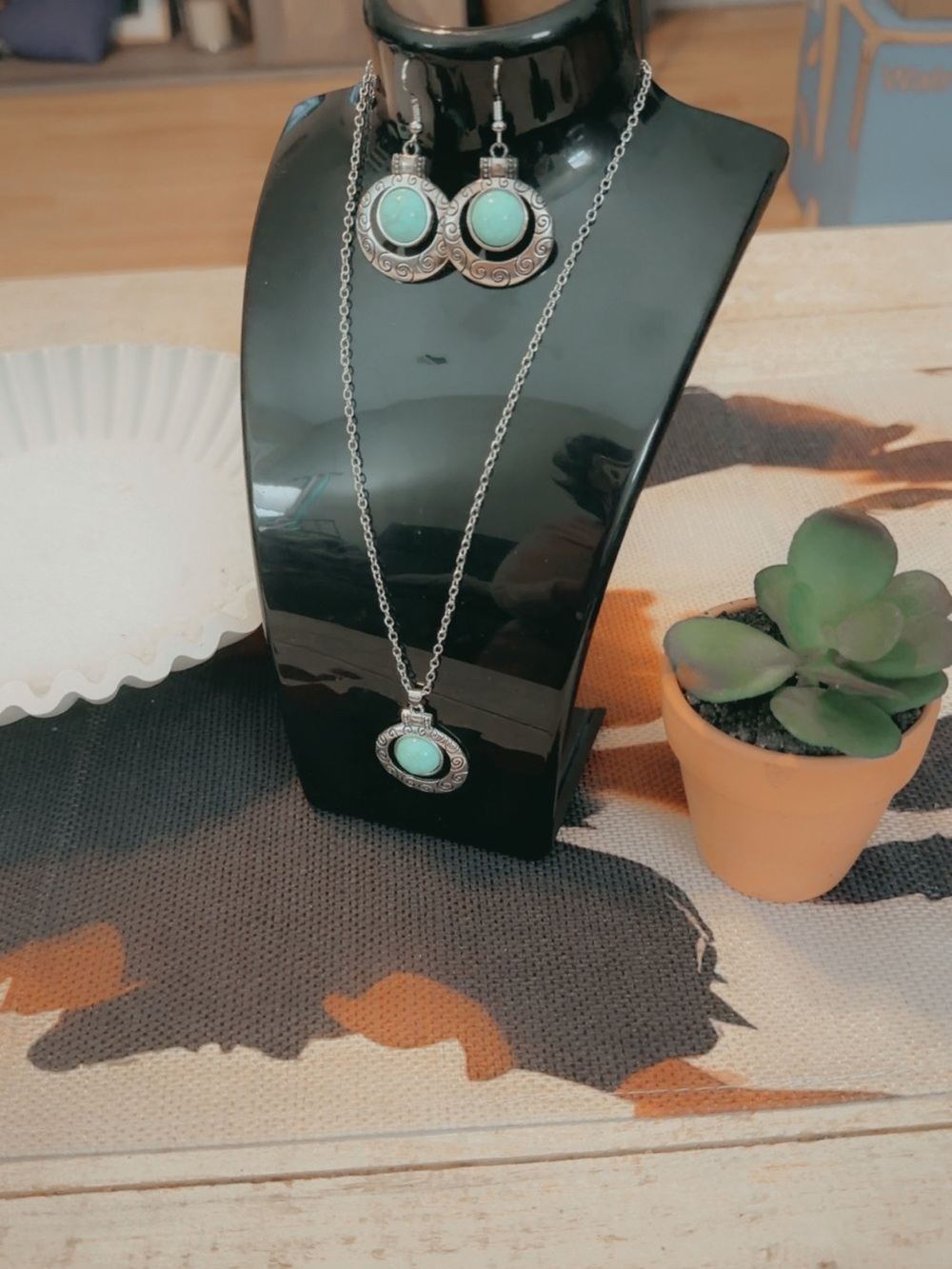 SHEIN Turquoise Silver-Tone Pendant Necklace & Earrings 2-Piece Set